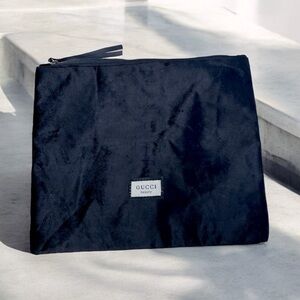 Gucci black velvet beauty bag , EUC.